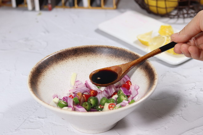 檸檬蝦仁的做法-香辣味拌菜譜