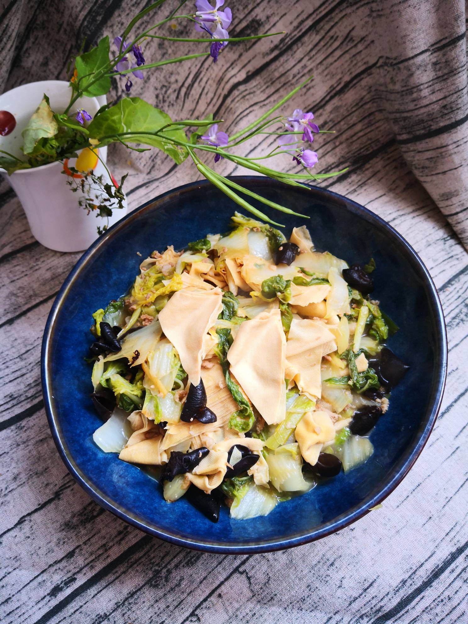 白菜燉豆皮的做法-家常味燉菜譜-易網健康養生網 白菜燉豆皮的做法-家常味燉菜譜