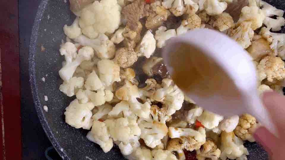 干鍋花菜，這樣做既簡單又好吃，一分鐘就能學會它的做法-家常味炒菜譜