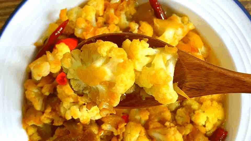 干鍋花菜，這樣做既簡單又好吃，一分鐘就能學會它的做法-家常味炒菜譜