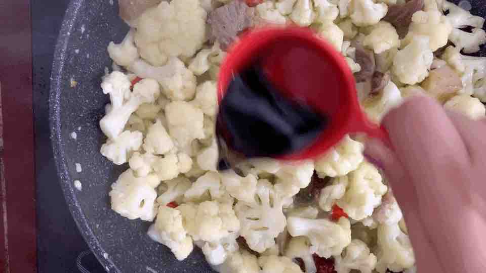 干鍋花菜，這樣做既簡單又好吃，一分鐘就能學會它的做法-家常味炒菜譜