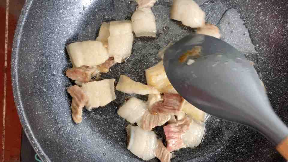 干鍋花菜，這樣做既簡單又好吃，一分鐘就能學會它的做法-家常味炒菜譜