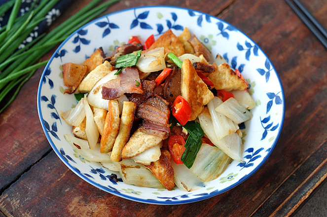 豆腐咸肉燒白菜的做法-家常味燒菜譜