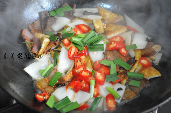 豆腐咸肉燒白菜的做法-家常味燒菜譜