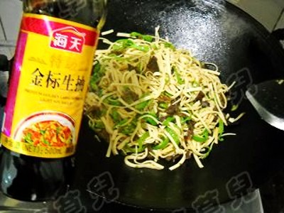 素炒千張絲的做法-家常味炒菜譜-易網(wǎng)健康養(yǎng)生網(wǎng) 素炒千張絲的做法-家常味炒菜譜