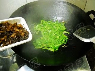 素炒千張絲的做法-家常味炒菜譜-易網(wǎng)健康養(yǎng)生網(wǎng) 素炒千張絲的做法-家常味炒菜譜