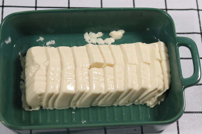 皮蛋拌豆腐的做法-家常味拌菜譜