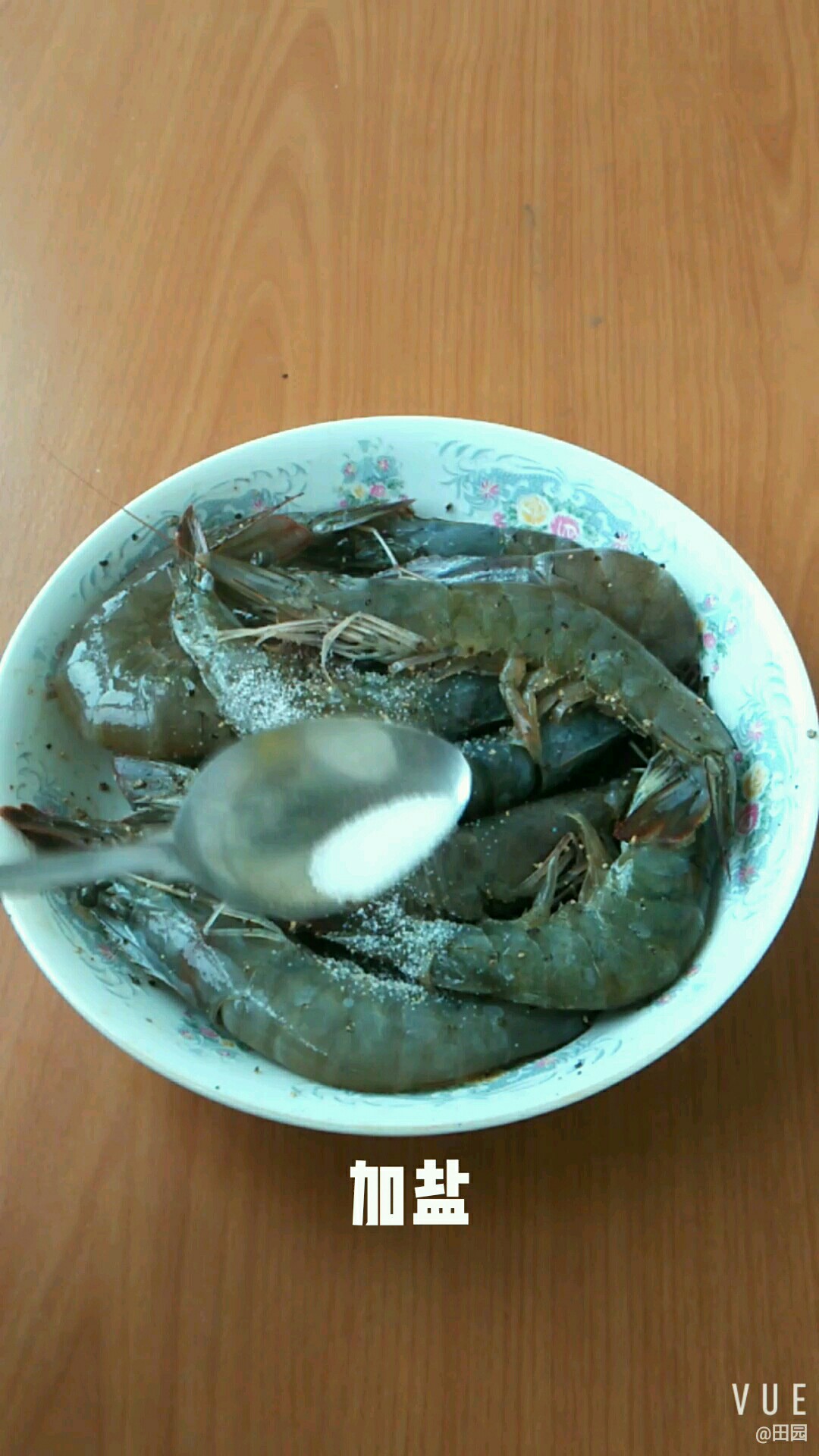 黑胡椒大蝦的做法-黑椒味煎菜譜-易網健康養生網 黑胡椒大蝦的做法-黑椒味煎菜譜