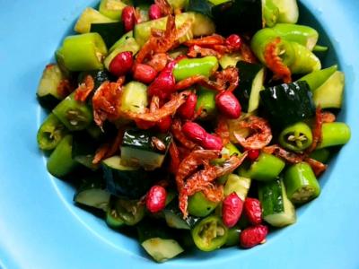 花生米拌杭椒的做法-家常味拌菜譜