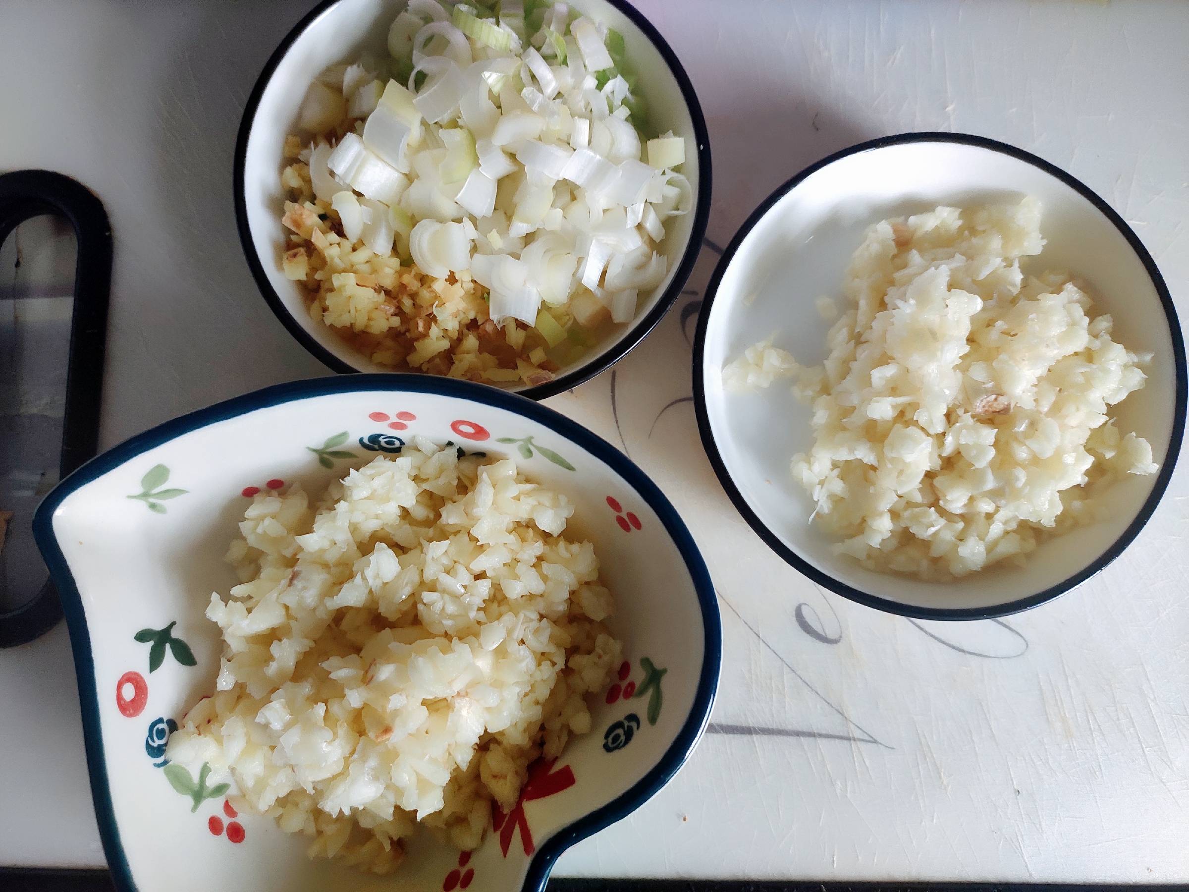 蒜香蝦尾的做法-蒜香味燉菜譜-易網健康養生網 蒜香蝦尾的做法-蒜香味燉菜譜