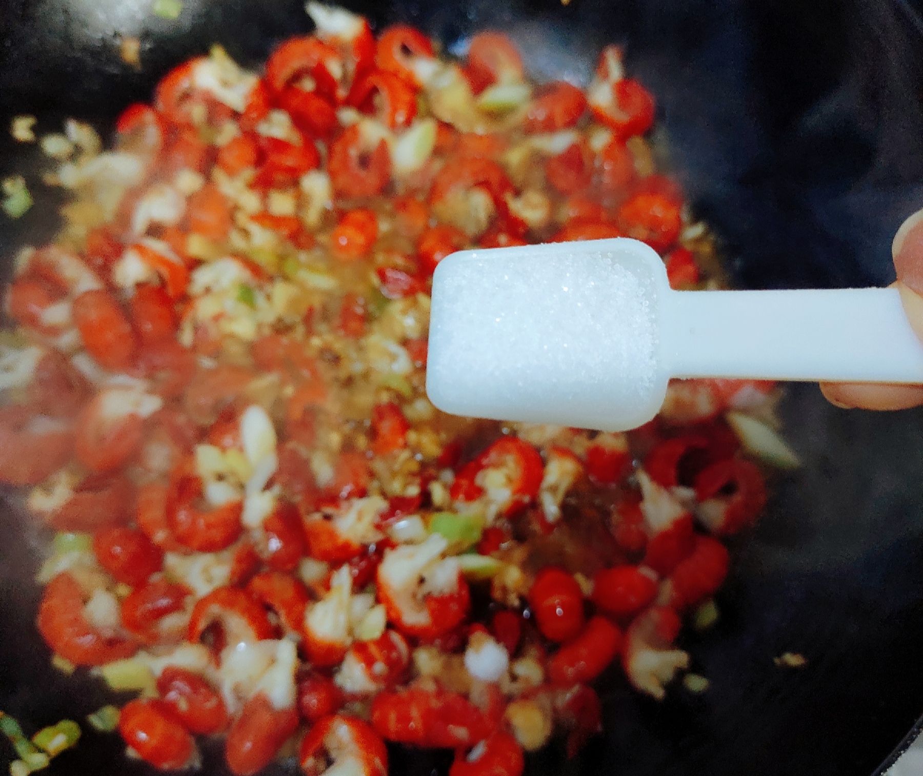 蒜香蝦尾的做法-蒜香味燉菜譜-易網健康養生網 蒜香蝦尾的做法-蒜香味燉菜譜