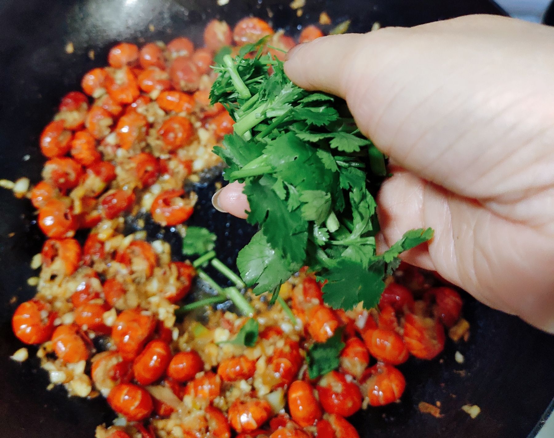 蒜香蝦尾的做法-蒜香味燉菜譜-易網健康養生網 蒜香蝦尾的做法-蒜香味燉菜譜