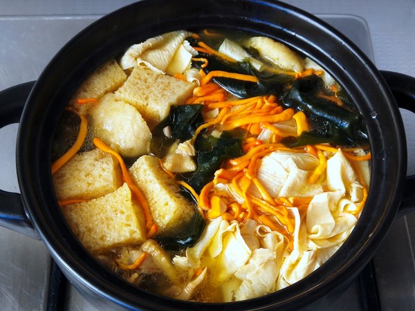 雞湯燉油皮的做法-咸鮮味燉菜譜