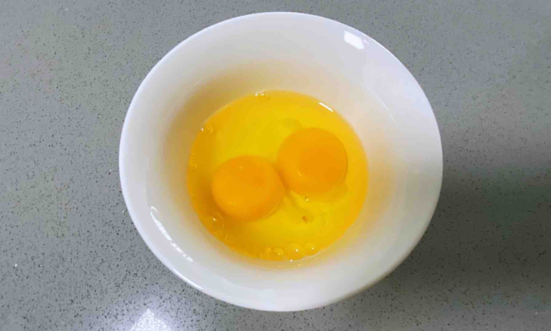 菠菜炒雞蛋，多做這一步，雞蛋營養滑嫩，菠菜翠綠不澀口的做法-咸鮮味炒菜譜