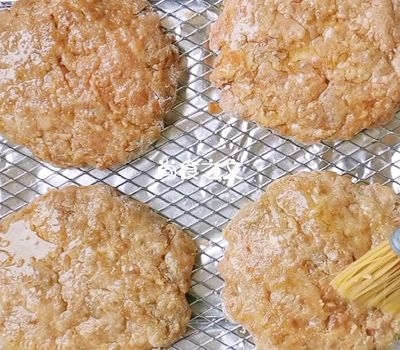 香炸牛肉餅的做法-咸鮮味炸菜譜