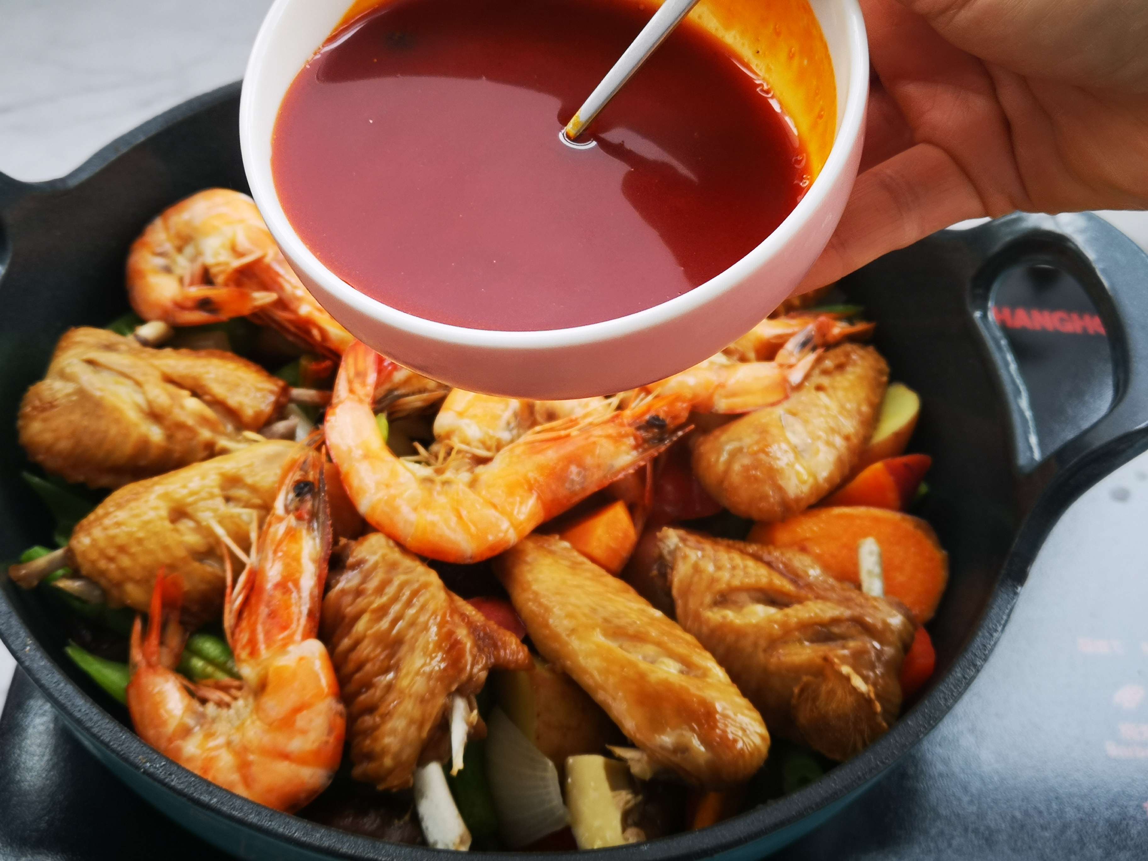 巨好吃，自制燜鍋，秒殺黃記煌的做法-香辣味燜菜譜