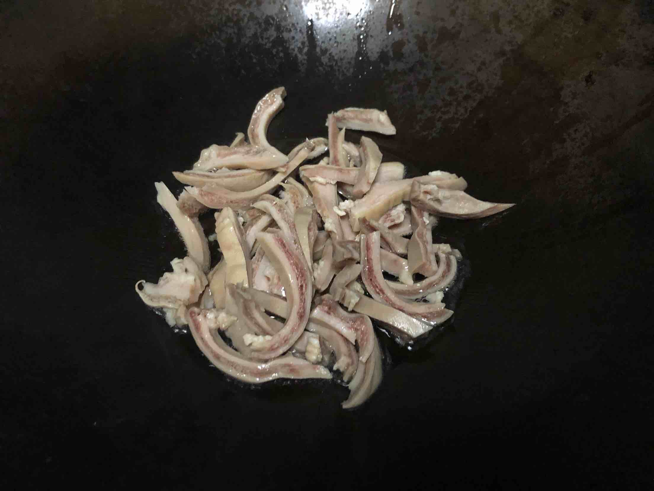 蒜薹炒豬肚的做法-家常味炒菜譜