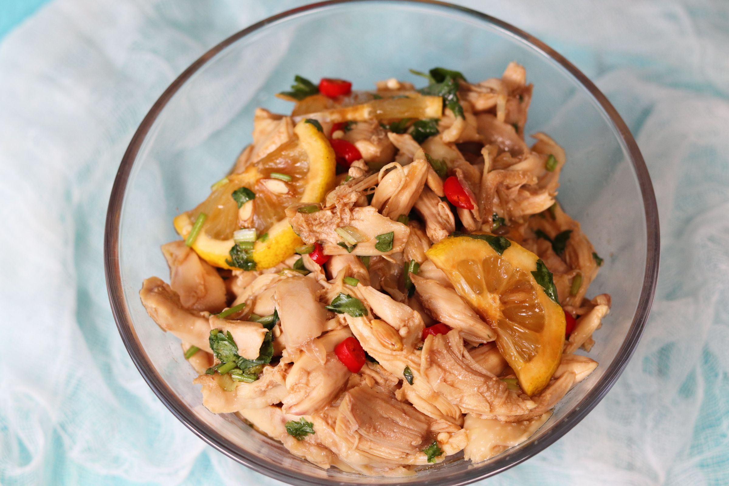 涼拌手撕雞腿的做法-香辣味煮菜譜