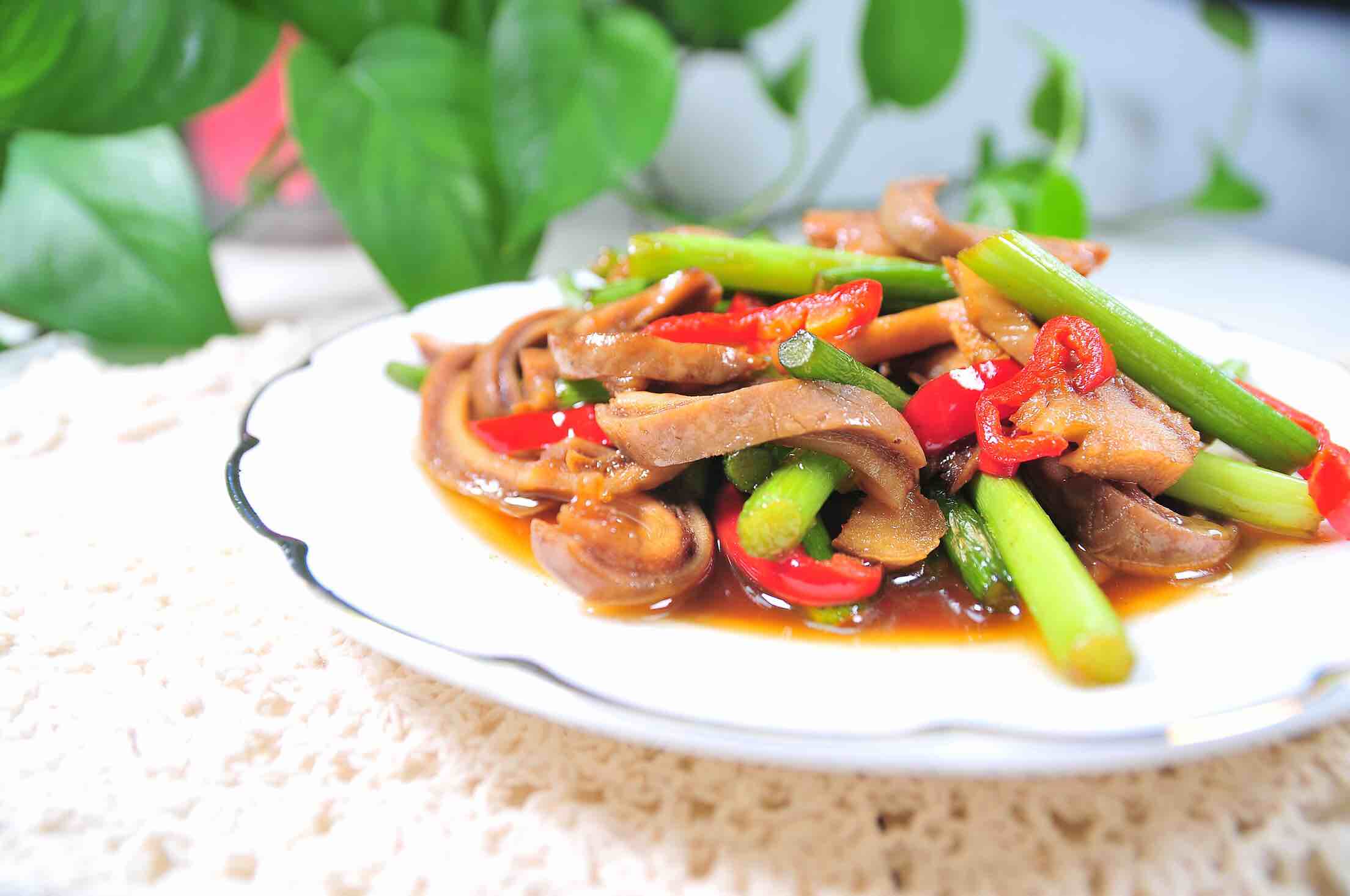 蒜薹炒豬肚的做法-家常味炒菜譜