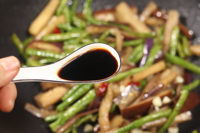茄子燒豇豆的做法-家常味炒菜譜