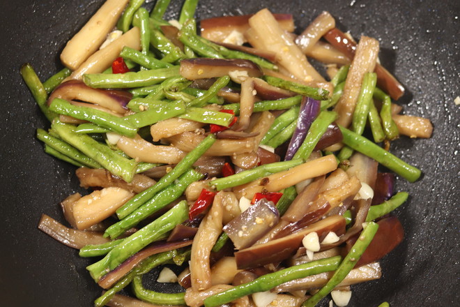 茄子燒豇豆的做法-家常味炒菜譜