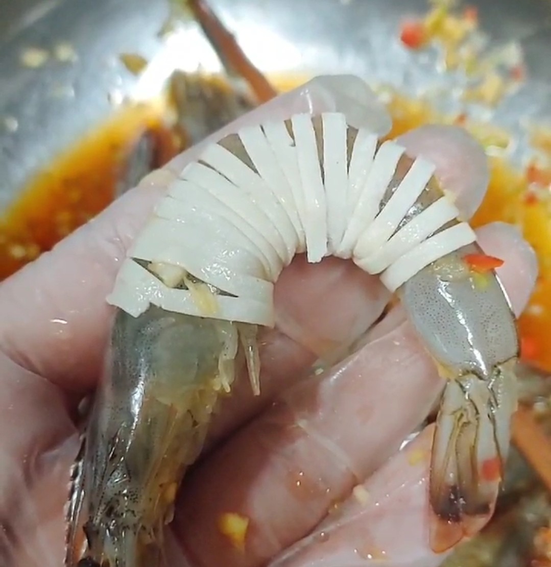 千絲萬縷蝦的做法-家常味炸菜譜