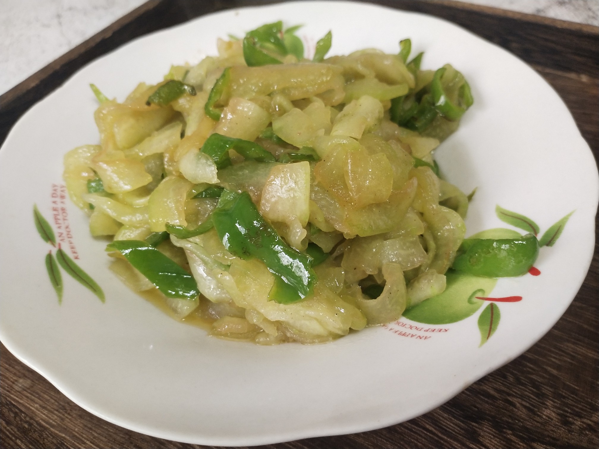 清炒西瓜皮的做法-家常味炒菜譜