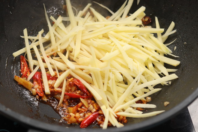 魚香土豆肉絲的做法-家常味炒菜譜