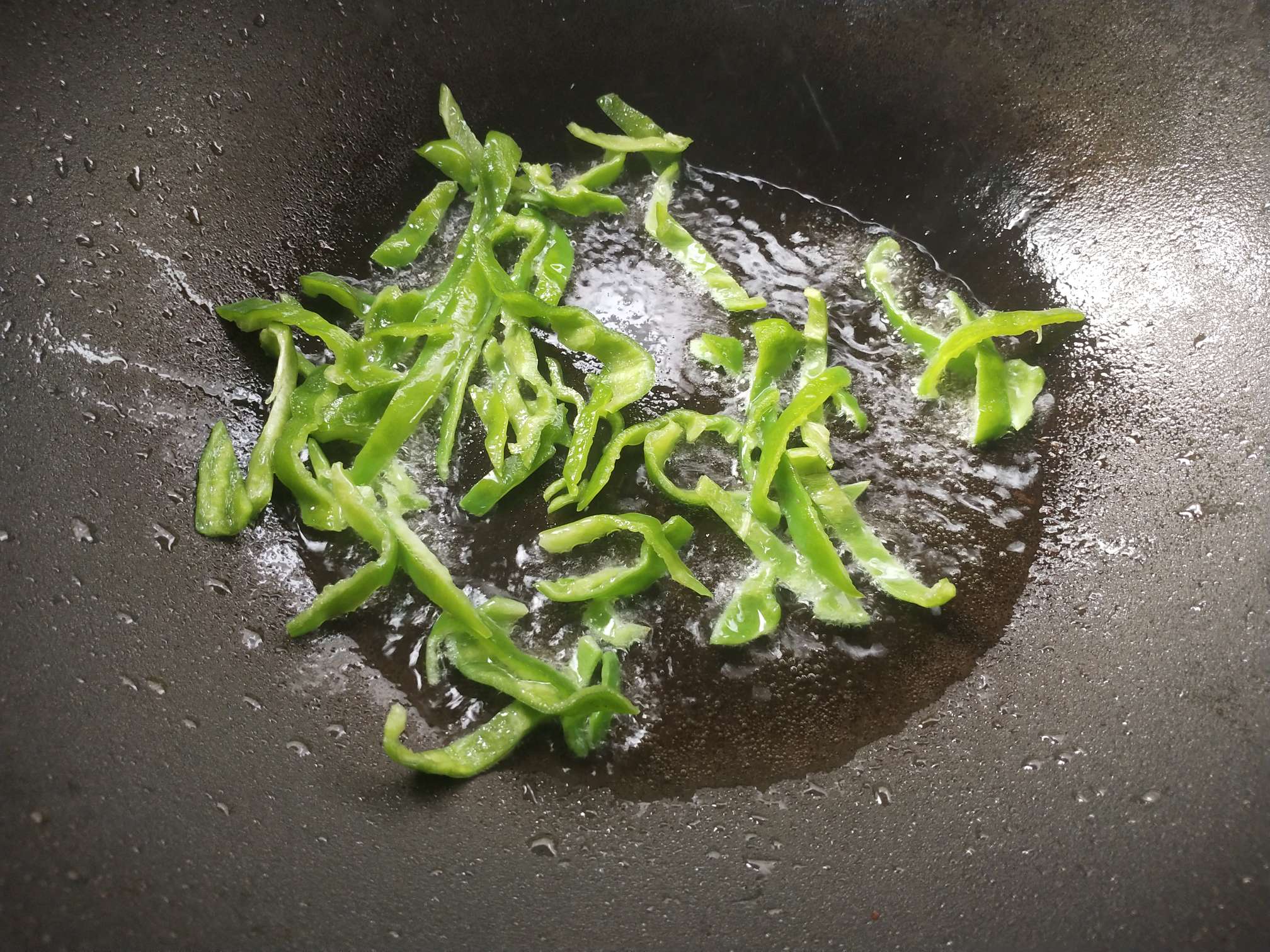 清炒西瓜皮的做法-家常味炒菜譜