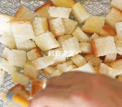 巧克力炸吐司&炸吐司沙拉的做法-甜味炸菜譜