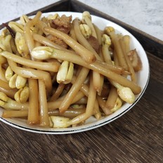 五花肉炒花生芽的做法-家常味炒菜譜