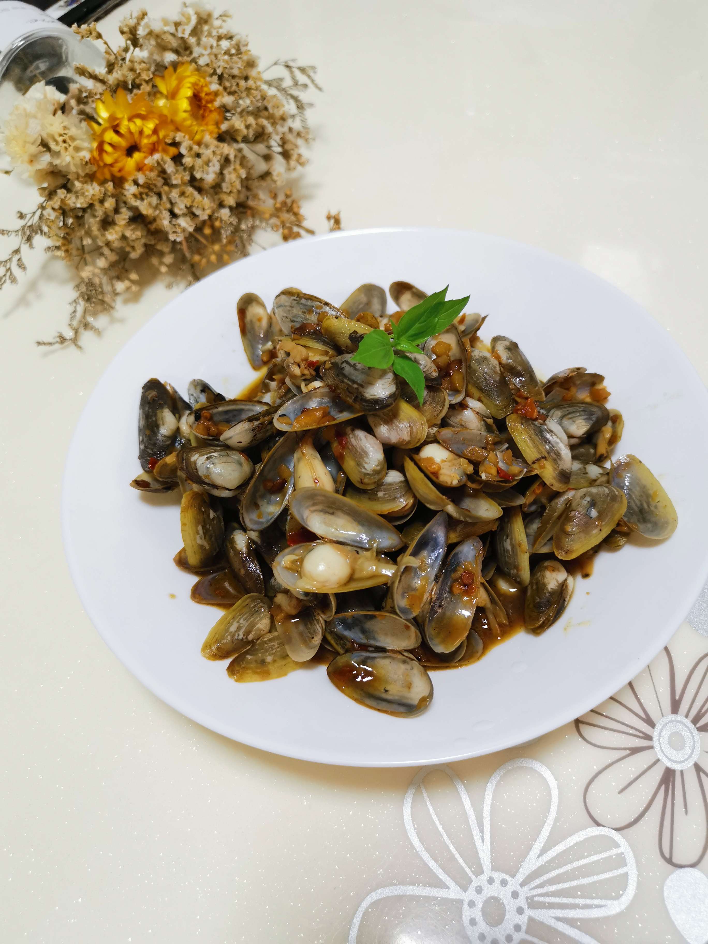 蒜蓉辣醬炒蟟蛁的做法-香辣味炒菜譜