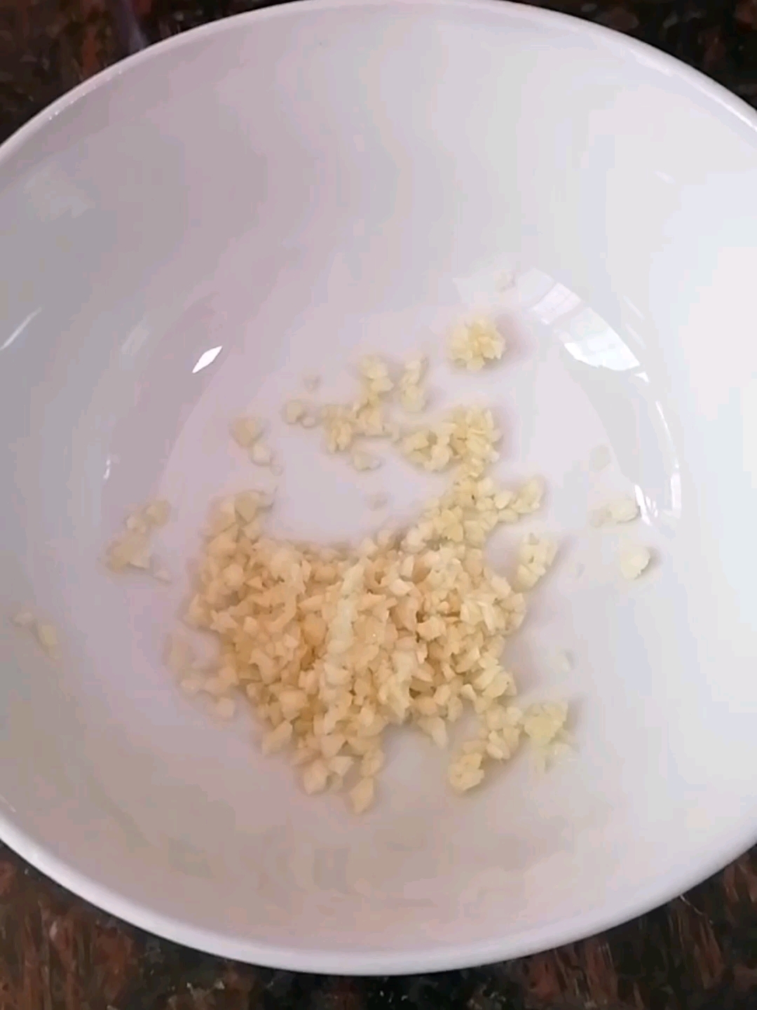 涼拌手撕茄子的做法-酸味拌菜譜