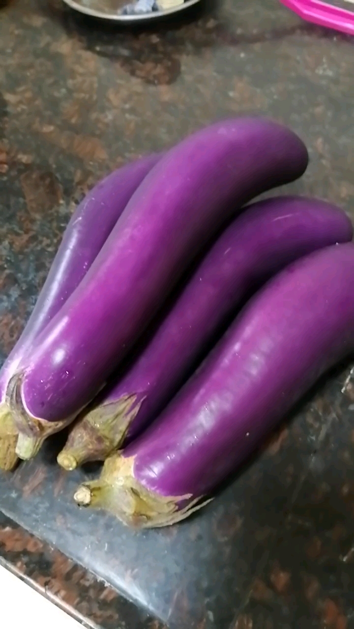 涼拌手撕茄子的做法-酸味拌菜譜