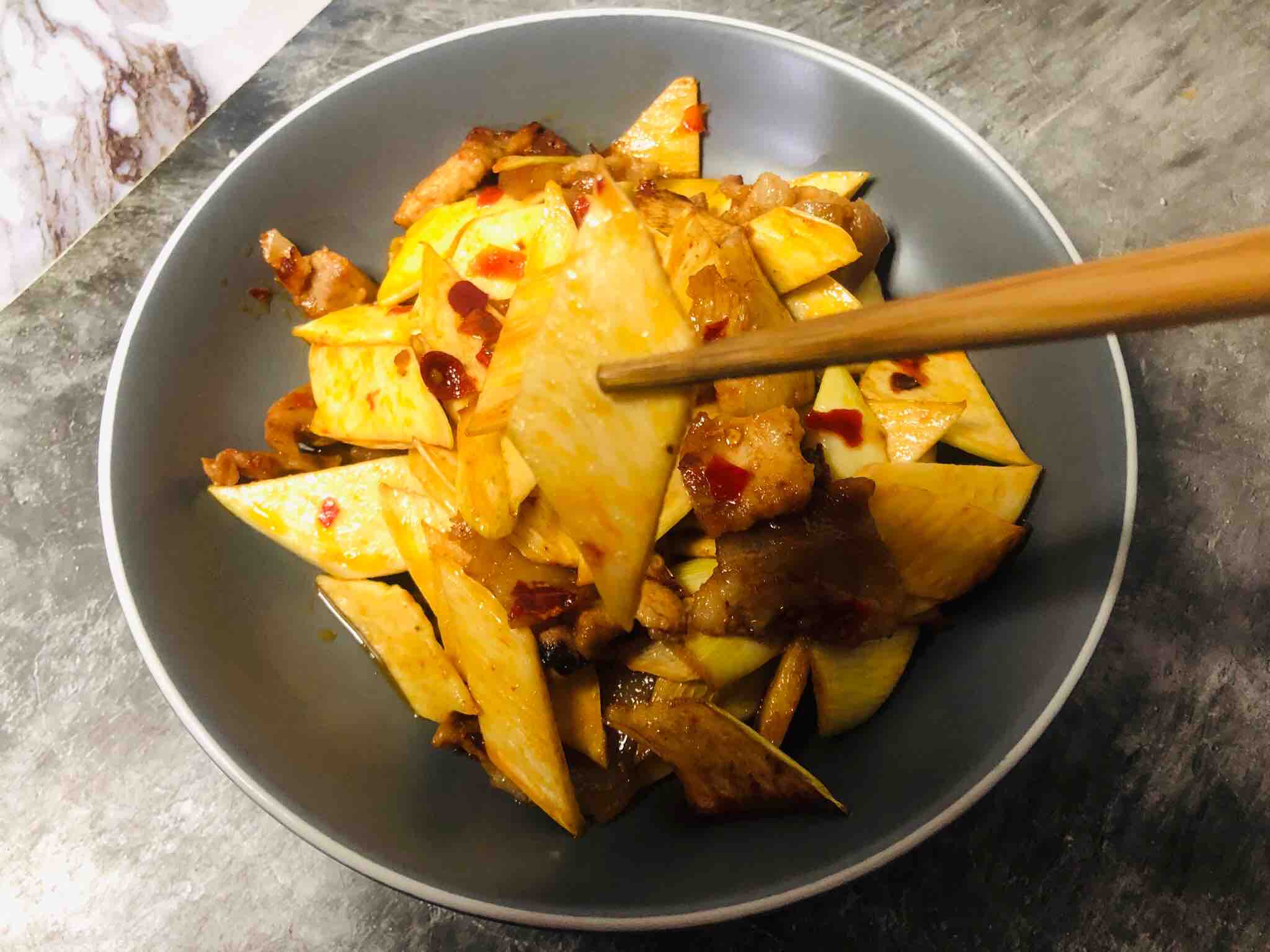 茭白炒肉的做法-家常味炒菜譜