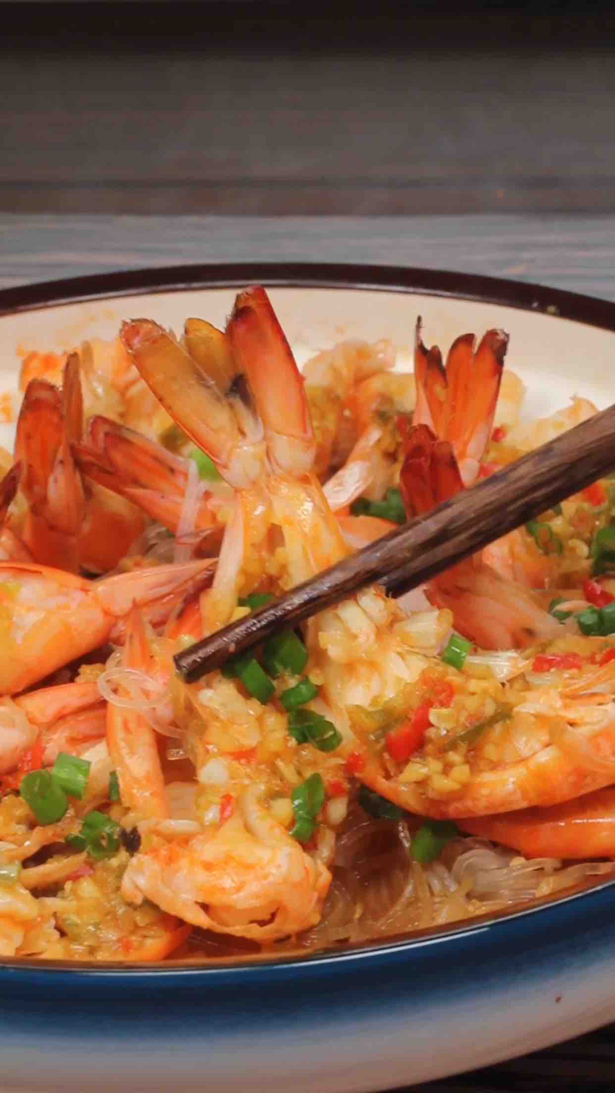 劈腿大蝦的做法-咸鮮味蒸菜譜