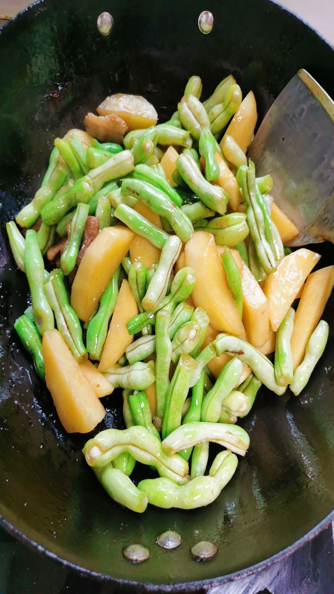 蕓豆燉土豆的做法-家常味燉菜譜