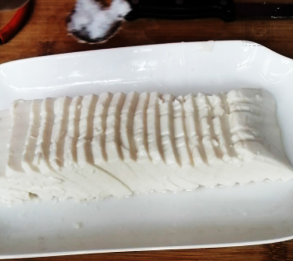 皮蛋榨菜拌豆腐的做法-咸鮮味拌菜譜