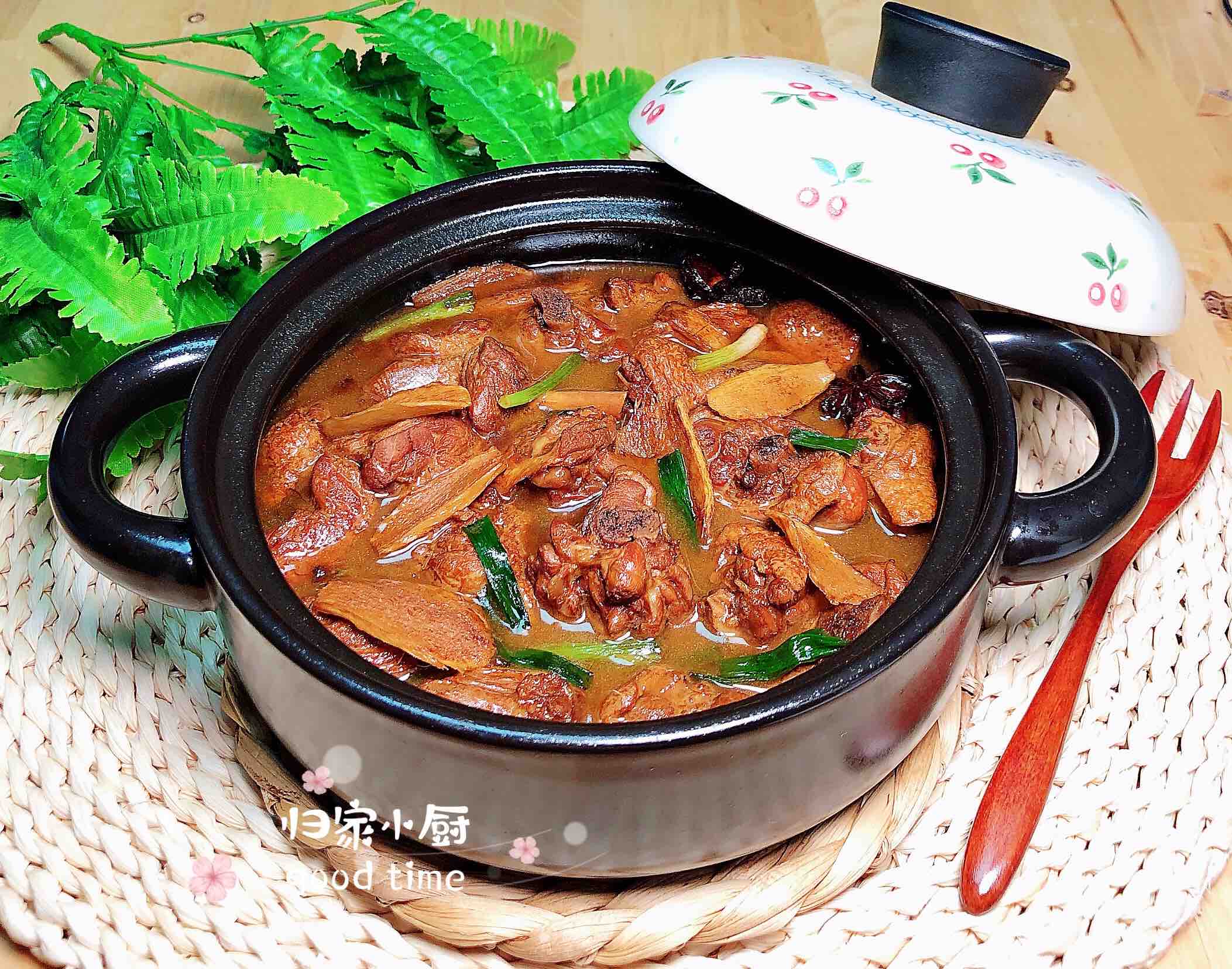 養(yǎng)生姜母鴨（祛暑濕肺燥、氣血雙補(bǔ)）的做法-咸鮮味燉菜譜