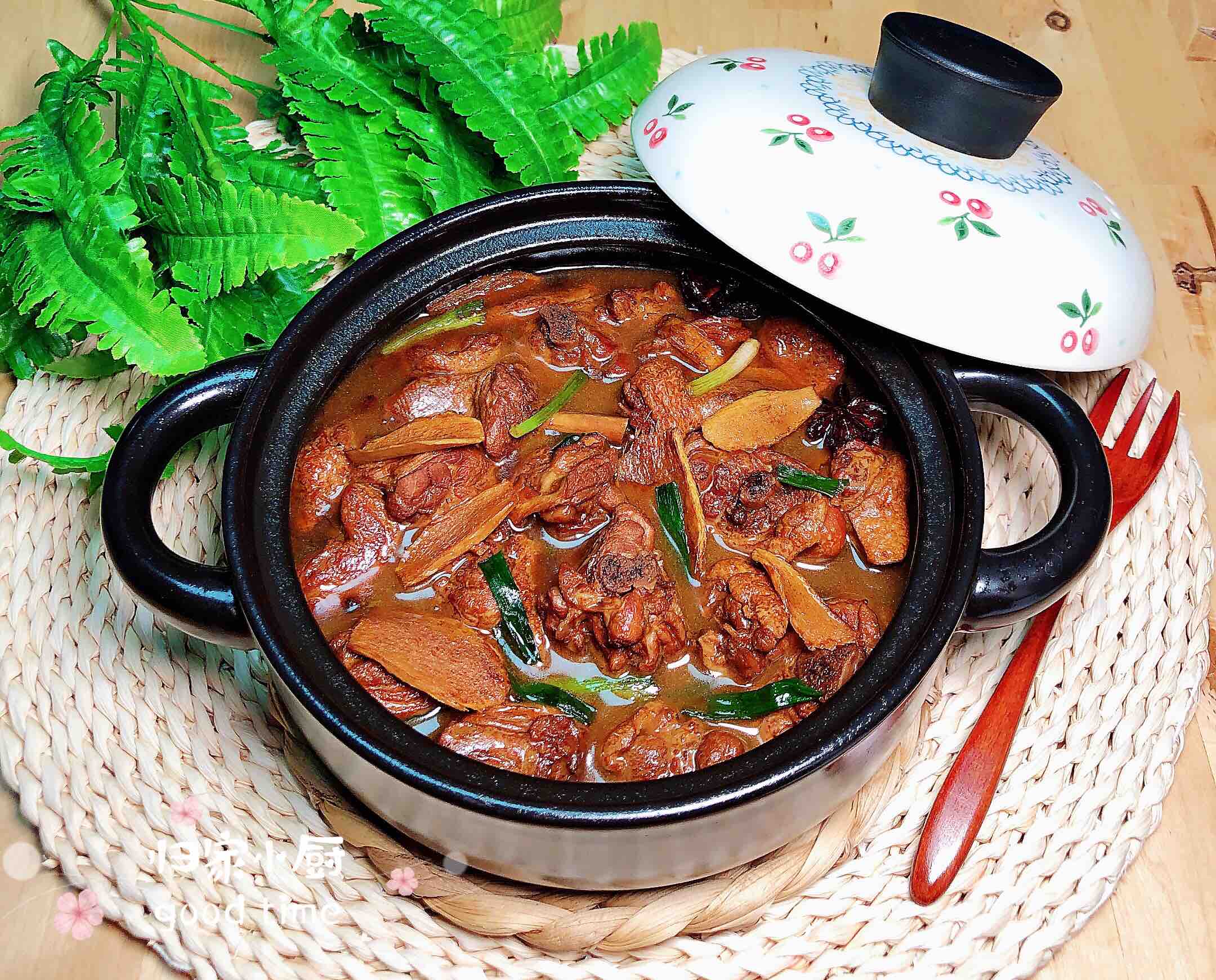 養(yǎng)生姜母鴨（祛暑濕肺燥、氣血雙補(bǔ)）的做法-咸鮮味燉菜譜