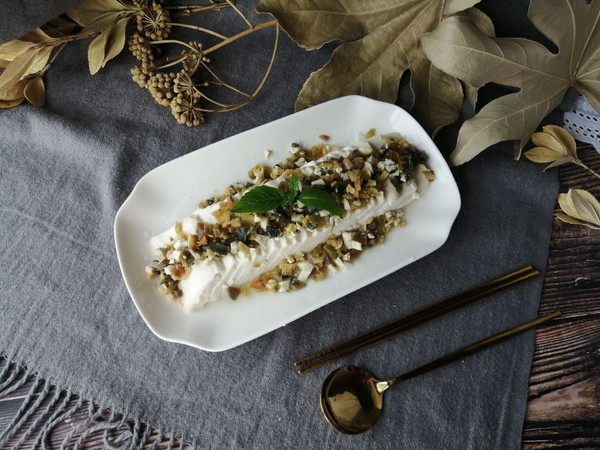 皮蛋榨菜拌豆腐的做法-咸鮮味拌菜譜