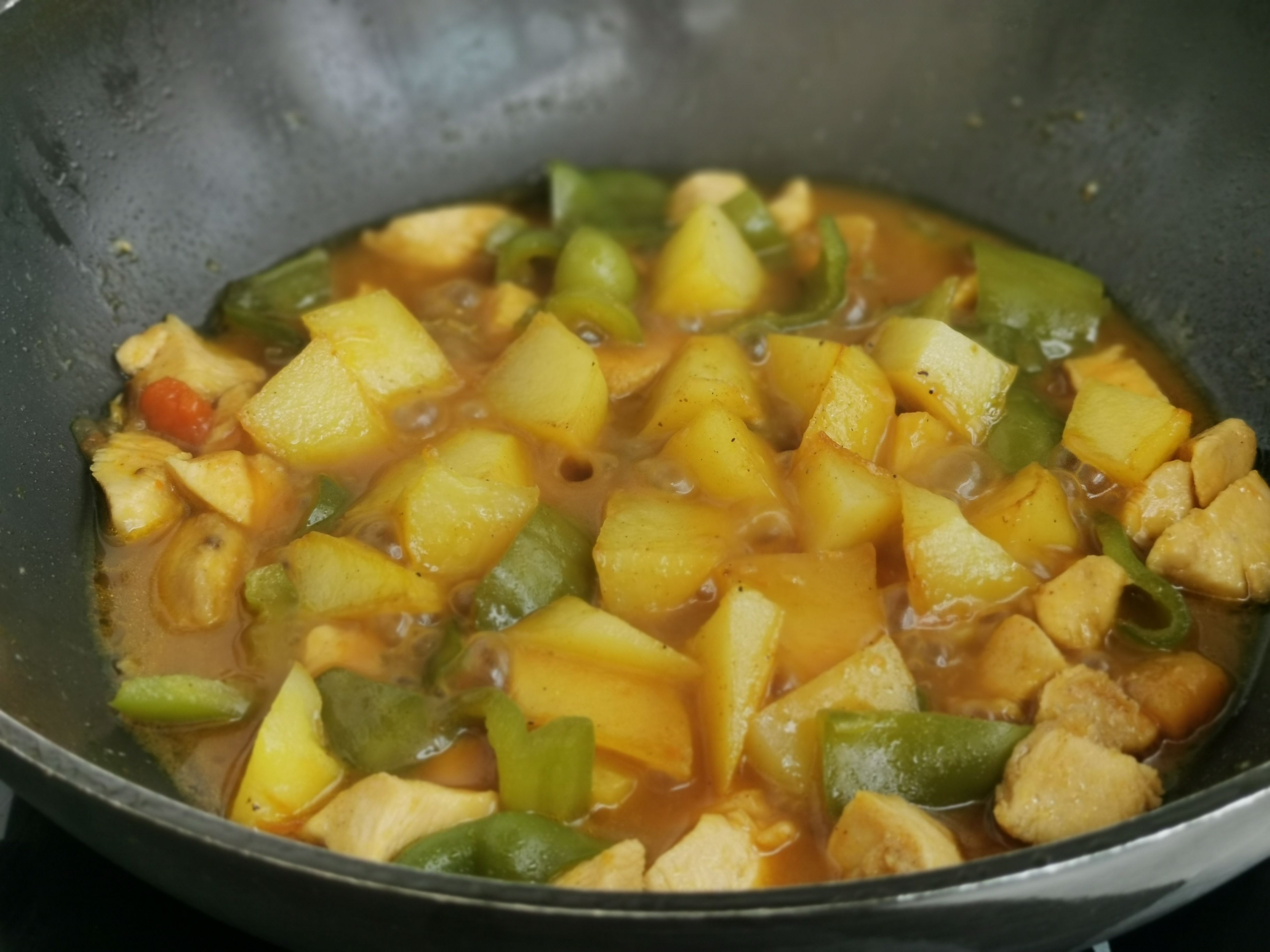 咖喱雞塊的做法-咖喱味燒菜譜