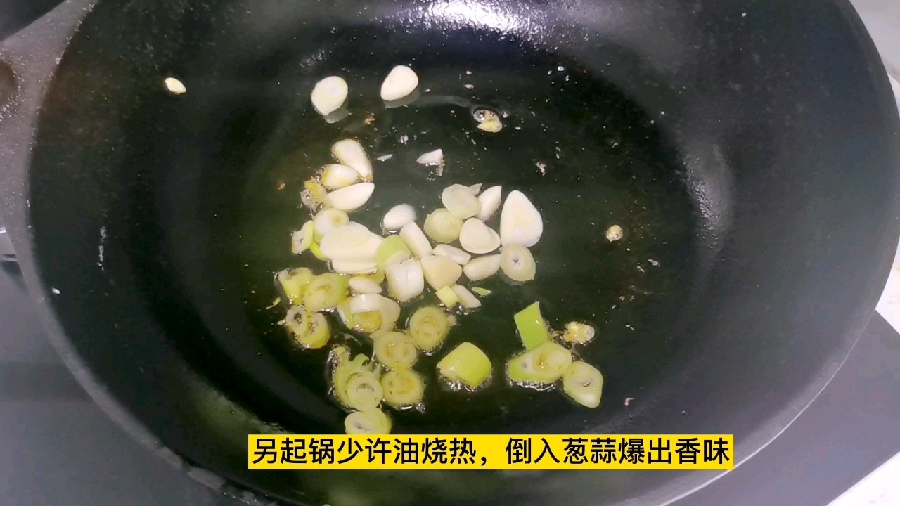 下飯神菜～西紅柿炒雞蛋，大蒜和白糖是提味的關鍵的做法-家常味炒菜譜