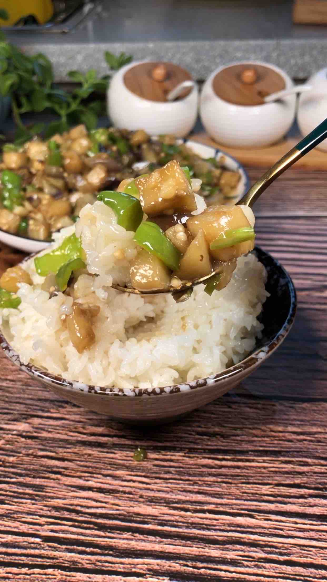 茄子新吃法的做法-家常味炒菜譜