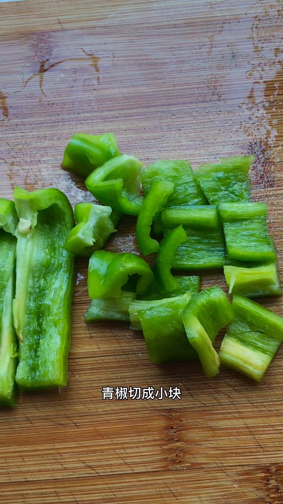 鮮香下飯的土豆燜雞腿的做法-家常味燜菜譜