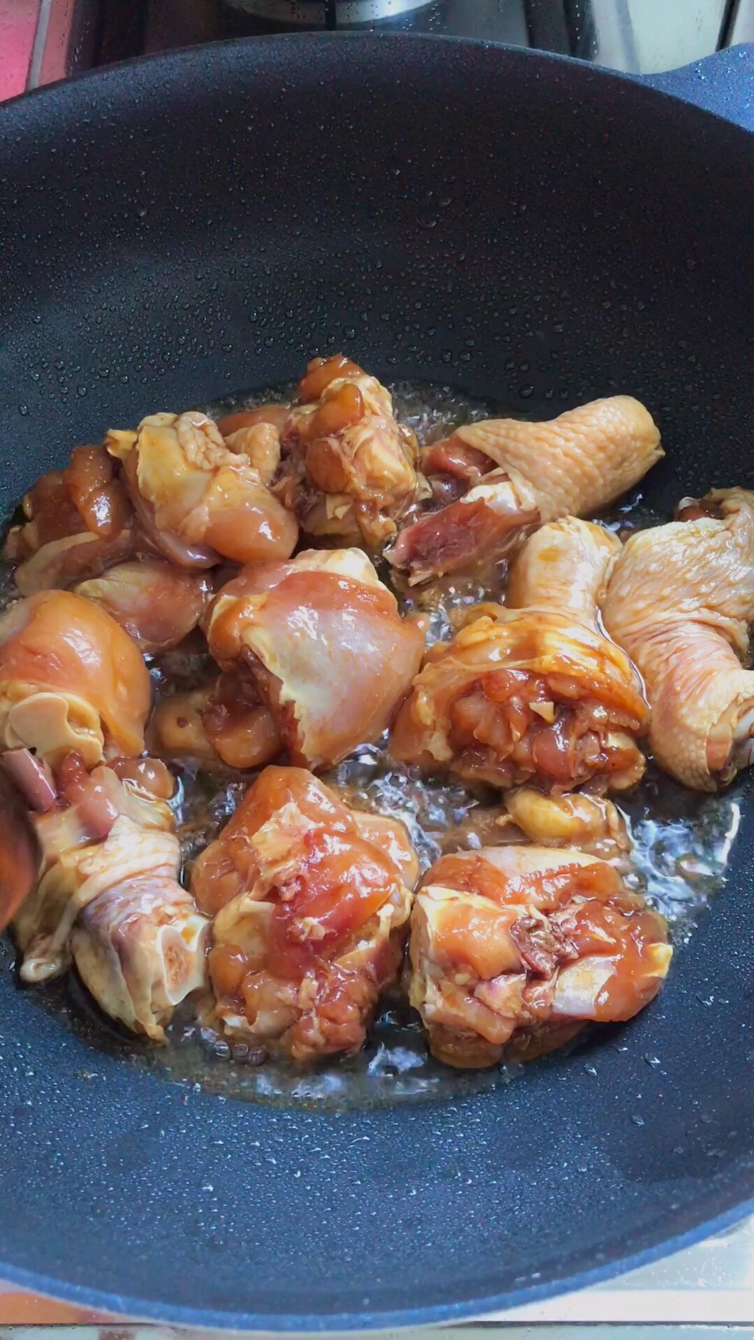 鮮香下飯的土豆燜雞腿的做法-家常味燜菜譜