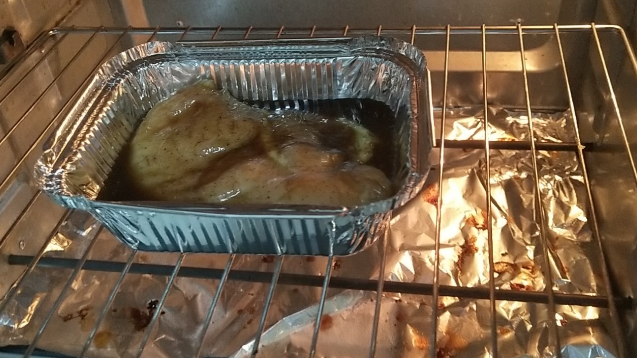 減肥期吃的肉肉-黑椒雞胸肉的做法-咸鮮味烤菜譜