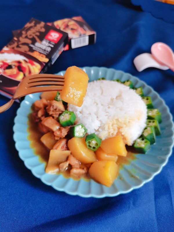 咖喱土豆?fàn)F雞的做法-咖喱味燒菜譜
