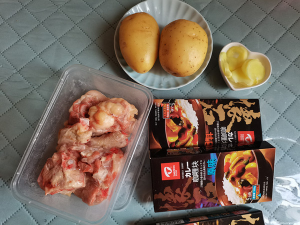 咖喱土豆?fàn)F雞的做法-咖喱味燒菜譜