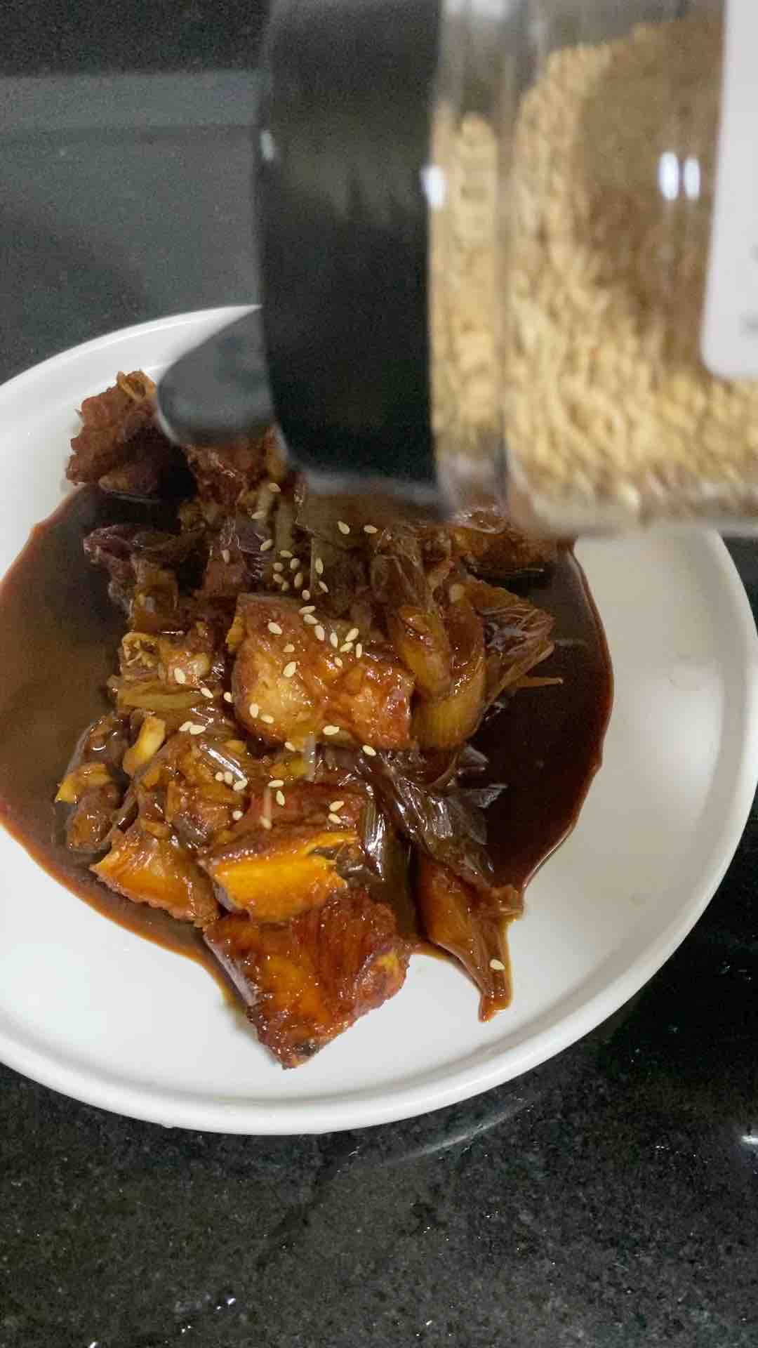 醬燜排骨，貼秋膘的做法-家常味煮菜譜